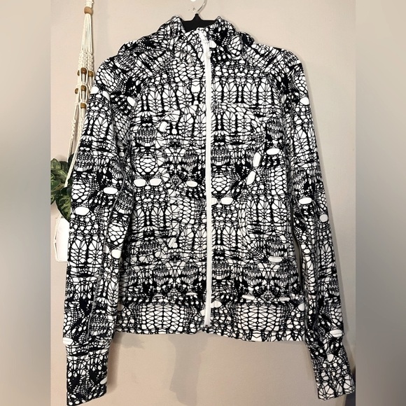 lululemon athletica Sweaters - Lululemon Scuba Hoodie Full Zip White Black Glacier Lace Size 8 EUC limited edt